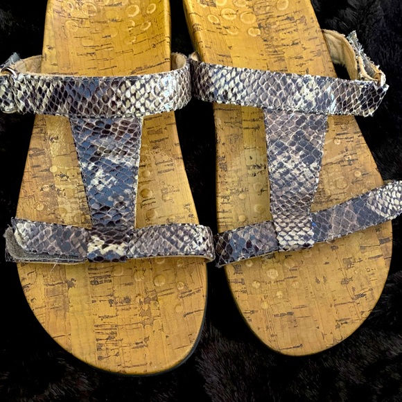 Cork soul Vionic Sandals with snake like straps. Velcro on strap for snug fit. - Picture 1 of 3